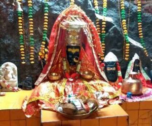 उत्तराखंड का चमत्कारी मंदिर, दिन में तीन बार बदलती है माता की मूर्ति अपना स्वरुप
